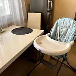 Bright And Comfy With Free Parking *