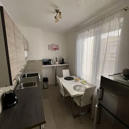 Apartmán Bright And Comfy With Free Parking Velke Kapusany