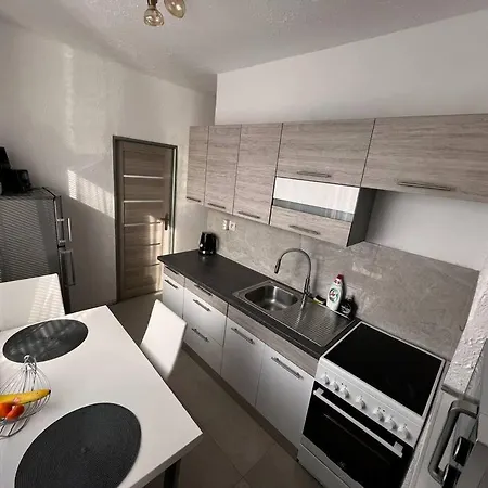 Bright And Comfy With Free Parking Velke Kapusany