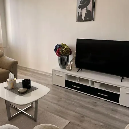 Bright And Comfy With Free Parking Apartment Velke Kapusany