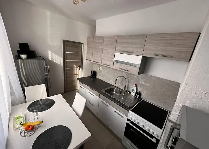 Bright And Comfy With Free Parking Velke Kapusany